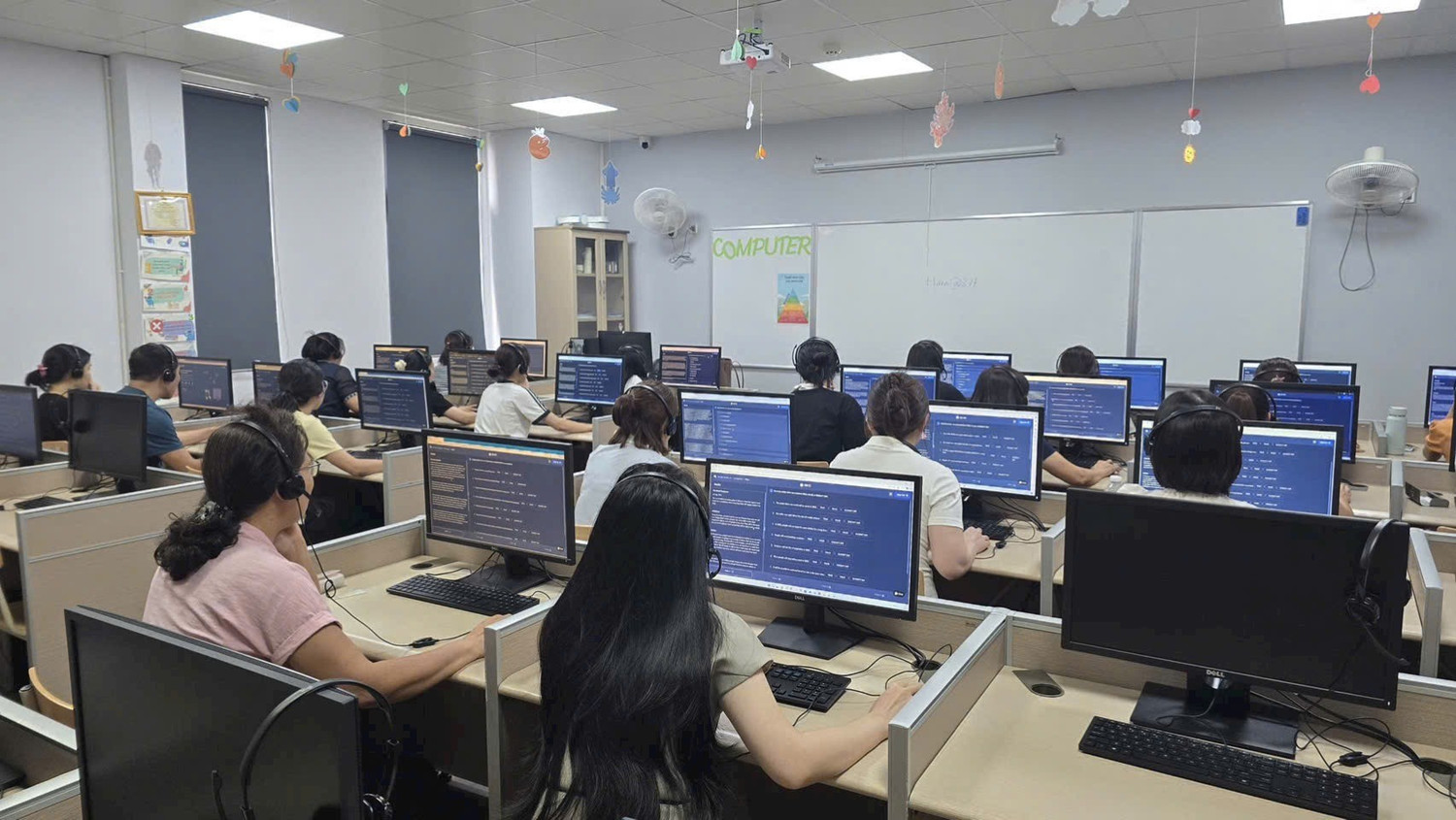 Từ 21-23/7/2026, hơn 14.000 giáo viên phổ thông trên địa bàn thành phố Hà Nội đã hoàn thành khảo sát năng lực tiếng Anh trực tuyến trên nền tảng FSEL.