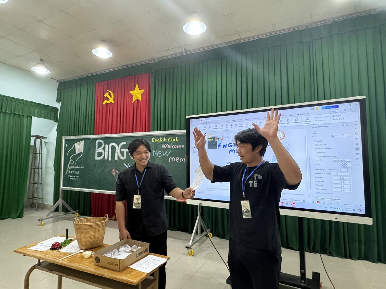 Sinh hoạt Câu lạc bộ ngoại ngữ, Trường Trung học phổ thông Nguyễn Chí Thanh. Ảnh: FBNT