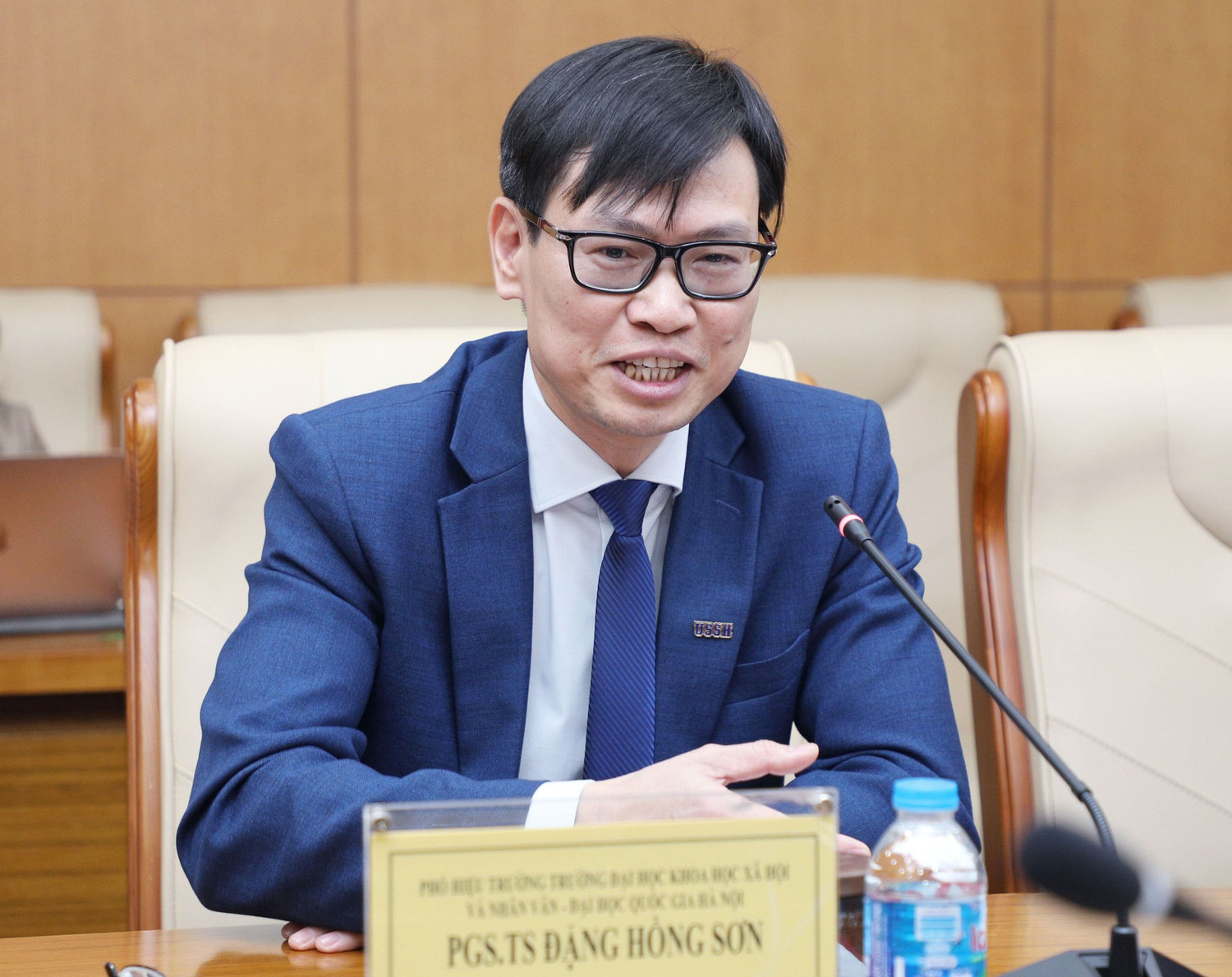 Phó Giáo sư, Tiến sĩ Đặng Hồng Sơn - Phó Hiệu trưởng Trường Đại học Khoa học Xã hội và Nhân văn (Đại học Quốc gia Hà Nội). Ảnh: Khánh Duy
