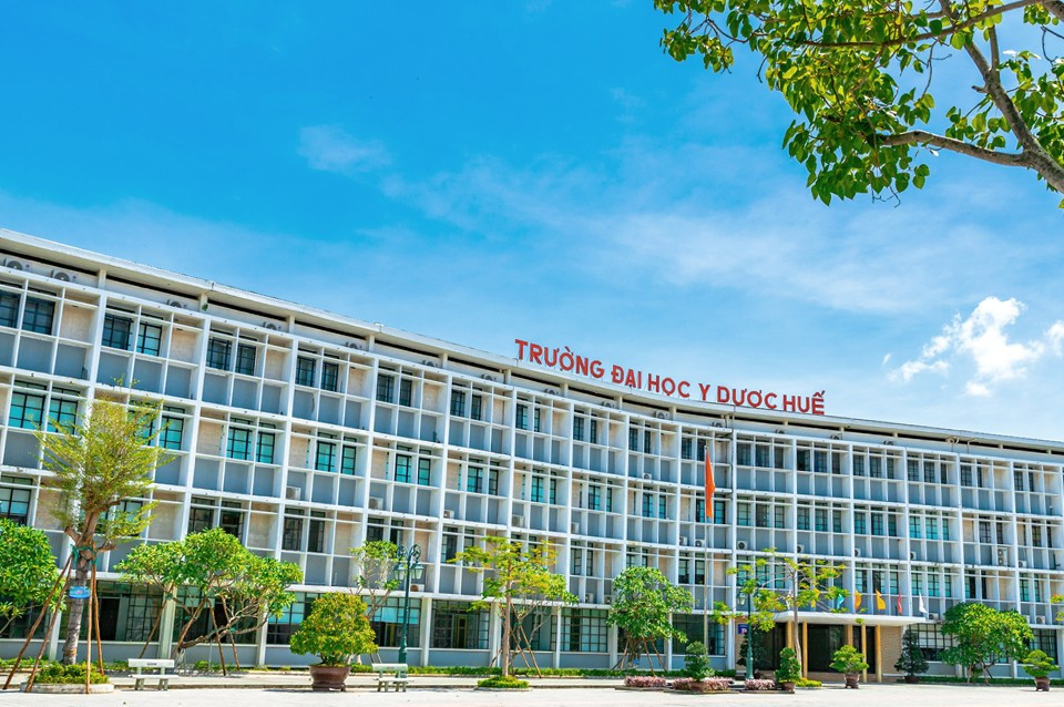 Tại Trường Đại học Y Dược - Đại học Huế, chi phí đào tạo bình quân của các khóa Răng Hàm Mặt được khảo sát đều cao hơn mức học phí thực tế. Ảnh: Hue UMP