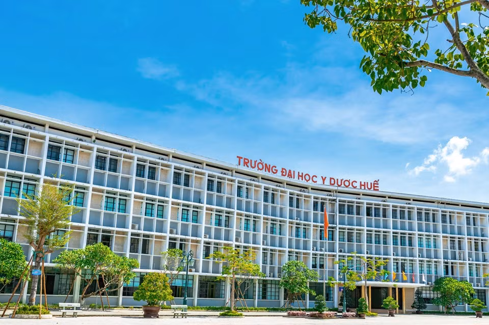 Tại Trường Đại học Y Dược - Đại học Huế, chi phí đào tạo bình quân của các khóa Răng Hàm Mặt được khảo sát đều cao hơn mức học phí thực tế. Ảnh: Hue UMP