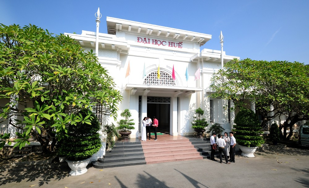 Một góc khuôn viên của Đại học Huế. Ảnh: HU