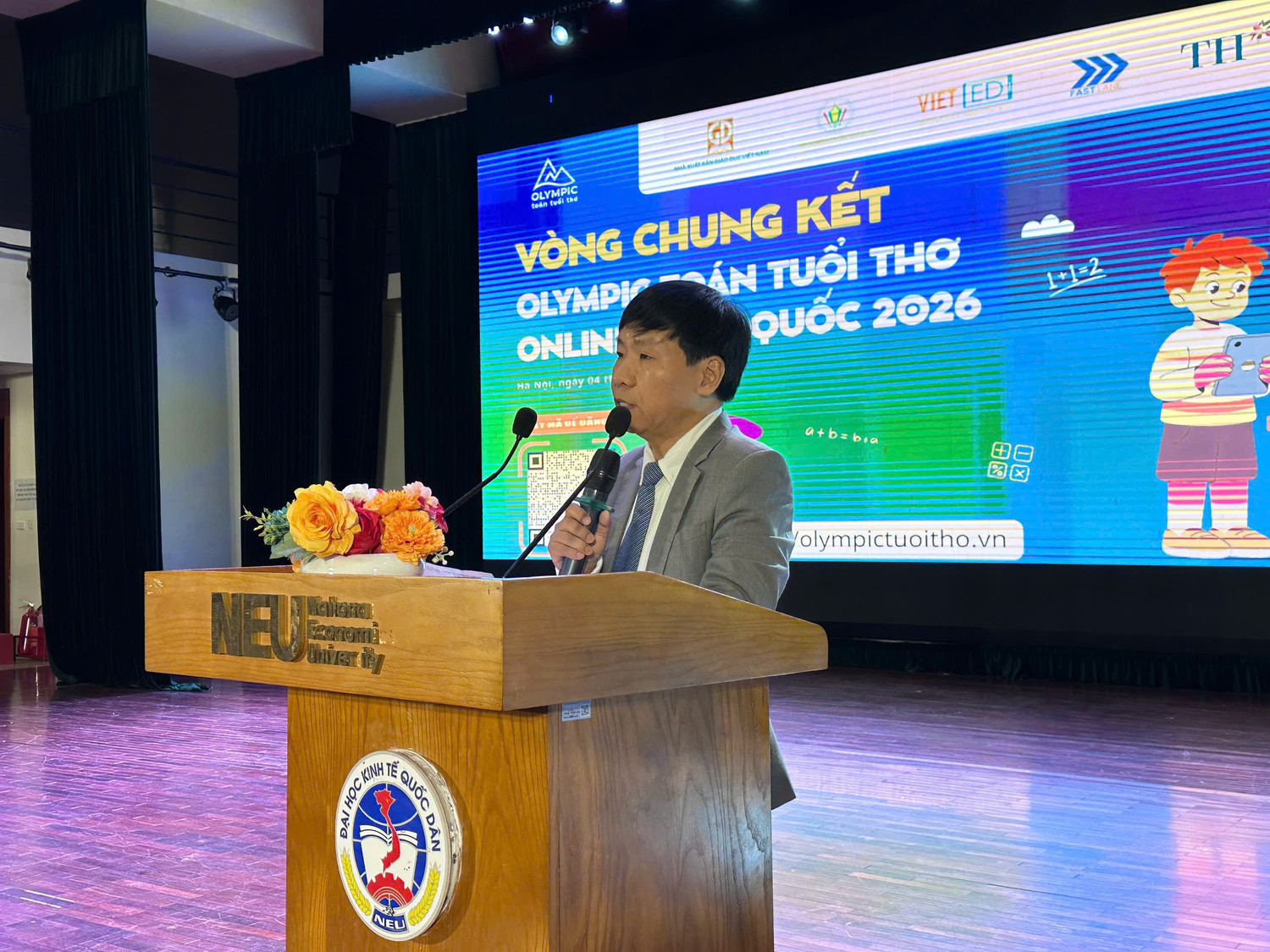 Ông Trần Ngọc Điệp - Trưởng Ban Tổ chức phát biểu tại Lễ Tổng kết và trao giải Olympic Toán Tuổi thơ Online toàn quốc 2026. Ảnh: NXBGDVN