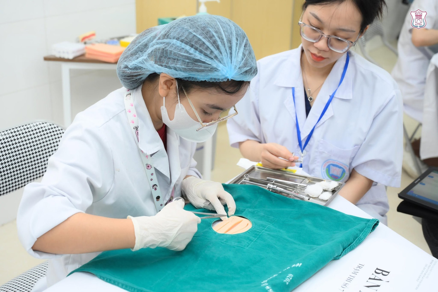 Sinh viên Trường Đại học Y Hà Nội. Ảnh: FBNT