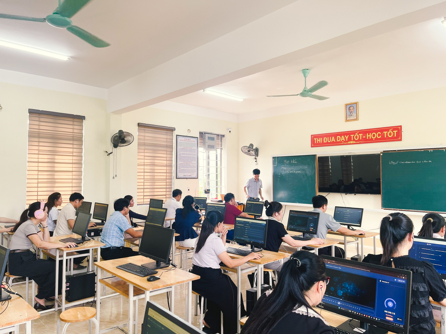 khao-sat-nang-luc-giao-vien-tieng-anh.jpg