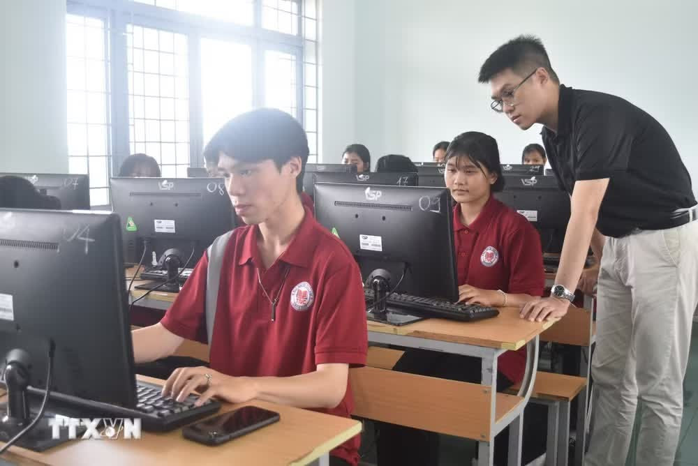 Học viên tham gia lớp Tin học ứng dụng tại một Trung tâm Giáo dục nghề nghiệp-Giáo dục thường xuyên. Ảnh: Nguyên Dung/TTXVN