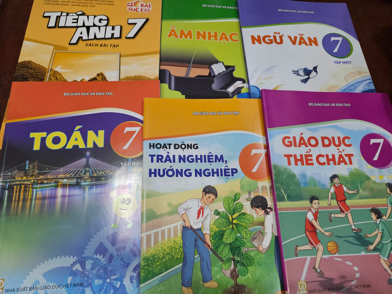 sach-giao-khoa.jpg