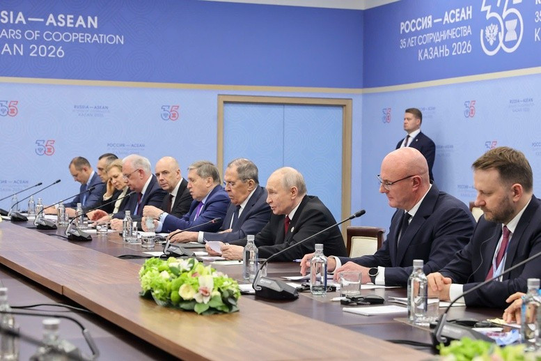 Tổng thống Nga Vladimir Putin bày tỏ cảm ơn phía Việt Nam đã phối hợp chặt chẽ, đóng góp tích cực vào thành công của Hội nghị Cấp cao Kỷ niệm 35 năm quan hệ ASEAN - Nga. Ảnh: VGP/Nhật Bắc