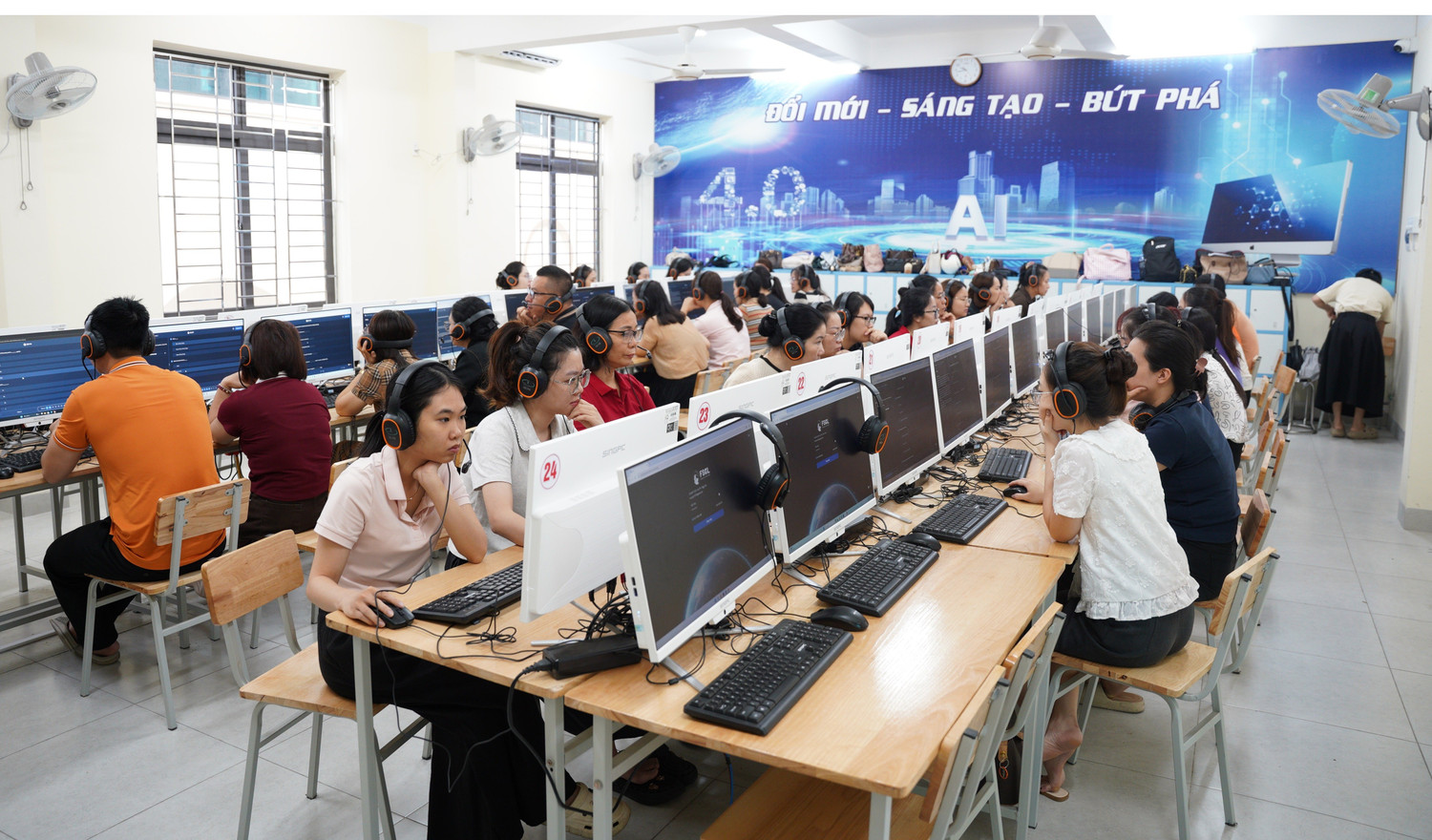 khao-sat-tieng-anh.jpg