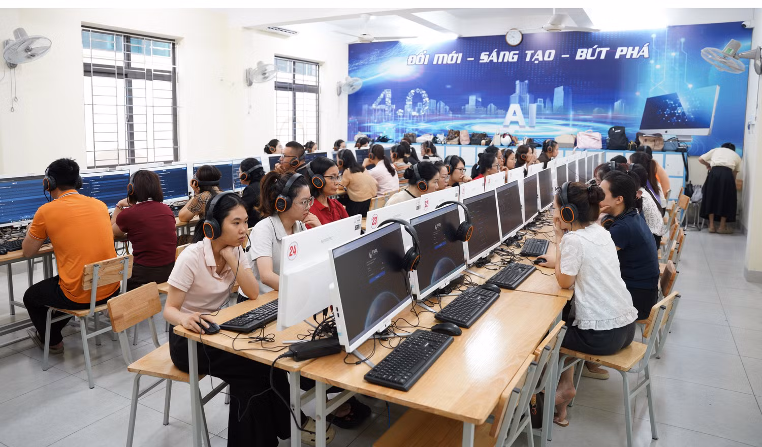 khao-sat-tieng-anh.jpg