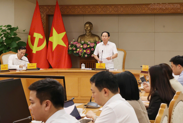 Phó Thủ tướng Lê Tiến Châu chỉ đạo các nội dung tại cuộc họp. Ảnh: VGP/Thu Sa