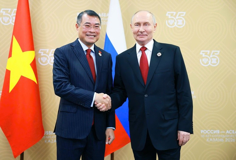 Thủ tướng Chính phủ Lê Minh Hưng và Tổng thống Nga Vladimir Putin. Ảnh: VGP/Nhật Bắc