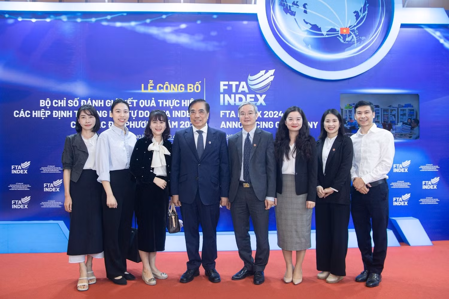 Ban lãnh đạo Trường Đại học Ngoại thương tại Lễ công bố Bộ chỉ số đánh giá kết quả thực hiện các Hiệp định Thương mại tự do (FTA Index) do Nhà trường chủ trì thực hiện.