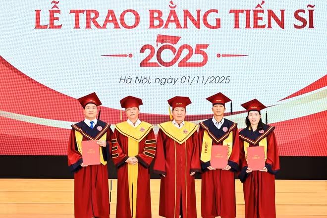 Từ năm 2027, NCS không được làm việc toàn thời gian tại cơ quan, tổ chức khác trong thời gian học