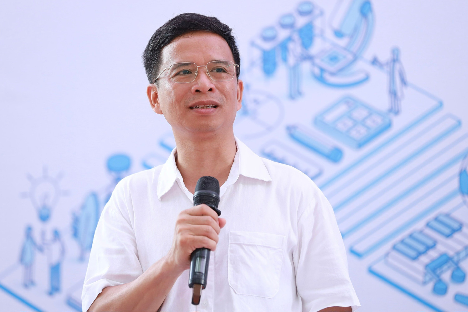 hoang-chi-hieu.jpg