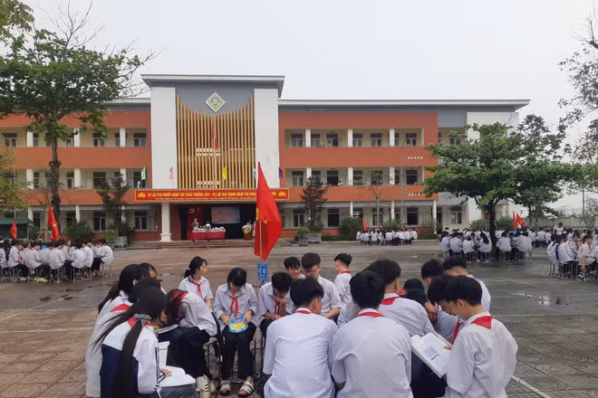 Lãnh đạo trường phổ thông đề xuất cắt giảm, tích hợp một số môn học 
