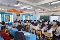 Yêu cầu một bộ SGK thống nhất: Nên kế thừa bộ sách hiện hành để giảm xáo trộn với học sinh