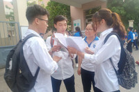 Nên trả lại việc tự chủ trong tuyển sinh cho các trường đại học, cao đẳng
