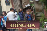 Phụ huynh cấp 2 Đống Đa bức xúc vì giáo viên "kéo" học sinh ra ngoài dạy thêm