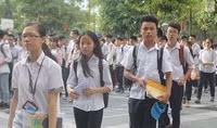 Học sinh vật vã ôn thi tuyển sinh vào lớp 10 nhìn từ chương trình, chính sách