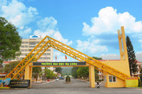 Thời gian đâu để vừa làm chủ tịch tỉnh vừa kiêm nhiệm hiệu trưởng đại học
