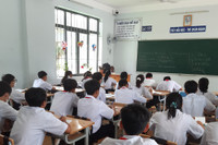 Thầy cô không cười, mặt nghiêm túc trong giờ, HS không chọn là GV dạy giỏi