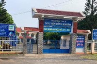 Nhận nhiều án kỷ luật, bị cách chức Bí thư chi bộ nhưng vẫn là Hiệu trưởng