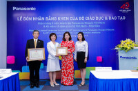 Panasonic được trao kỷ niệm chương vì sự nghiệp giáo dục 
