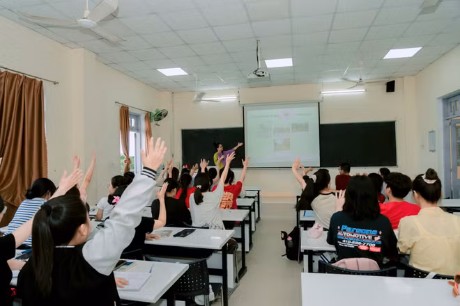 Khi chấm dứt đào tạo sư phạm ở những cơ sở không chuyên sẽ mang lại lợi ích gì cho người học?