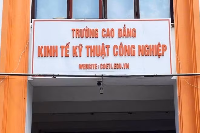 Cao đẳng Kinh tế Kỹ thuật Công nghiệp công khai điều kiện đào tạo nhưng nhiều tệp "trắng" thông tin
