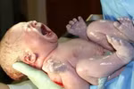 Trẻ sơ sinh mất tích: Phải khởi tố nếu có hành vi chiếm đoạt