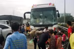 Nhà xe "tống cổ" khách xuống đường