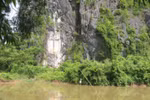Tìm thấy thi thể cụ bà chết ở hang đá nhờ giấc mơ