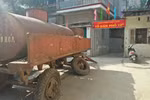 Giữa thành phố, Cảng Hà Nội đặt chướng ngại chắn lối đi của hàng trăm hộ dân