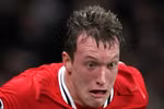 Phil Jones: Một chiến binh thực thụ trên sân cỏ