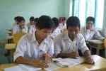 Cái khó, cái nghèo không làm nhụt chí cậu học trò dân tộc Cor 