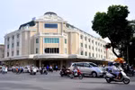 Tràng Tiền Plaza: Khách đến chỉ ngắm chứ không... mua