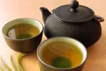 Vì sao bạn nên thường xuyên uống chè xanh?