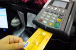 Tăng mức phạt 30-50 triệu đồng cửa hàng thu phí cà thẻ