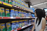 Sữa tăng giá chóng mặt trước quy định áp trần