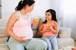 Vì sao bà bầu nên uống nước cam?