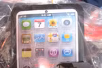 Cả làng hối hả sản xuất mũ mão, iPhone, iPad... cho ông công, ông táo
