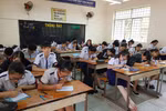 Khiển trách giáo viên chủ nhiệm lớp có cô giáo nhiều tháng không giảng bài