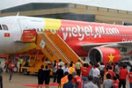 Mưa lớn, máy bay VietJet Air phải chuyển hướng 