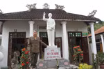 Một người dân ở huyện miền núi tự xây nhà thờ Bác Hồ 