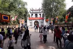 Hà Nội dừng đón khách tham quan, hoạt động tại các di tích