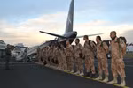 Biệt đội phi công trực thăng Séc từ Afghanistan về nước ăn tết