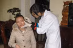 Cô gái bị xăm rết lên mặt đã ra Hà Nội để phẫu thuật