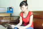 Nữ thủ khoa xinh xắn rửa bát thuê kiếm tiền nhập học