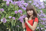 Nữ sinh Hà thành tạo dáng bên hoa bằng lăng tím